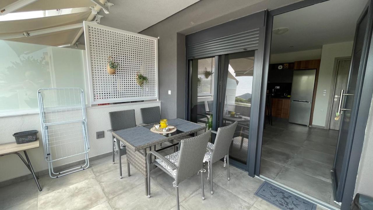 Thalassa Apartment Néa Péramos Εξωτερικό φωτογραφία